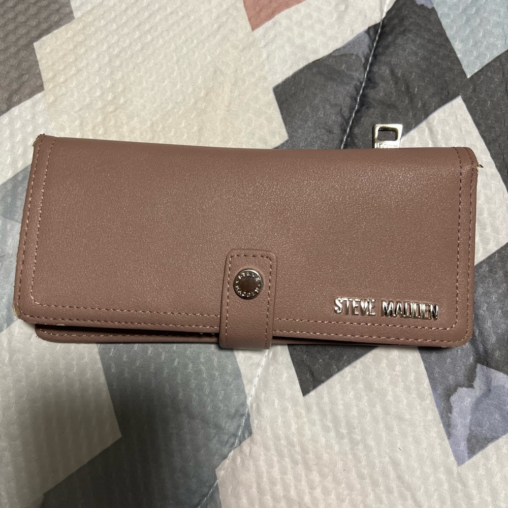 Steve Madden wallet